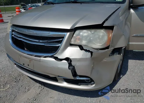 2014 Chrysler Town & Country Touring z USA, uszkodzony, nr VIN 2C4RC1BG3ER436319